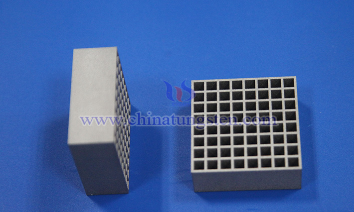 中鎢智造鎢合金準(zhǔn)直器圖片